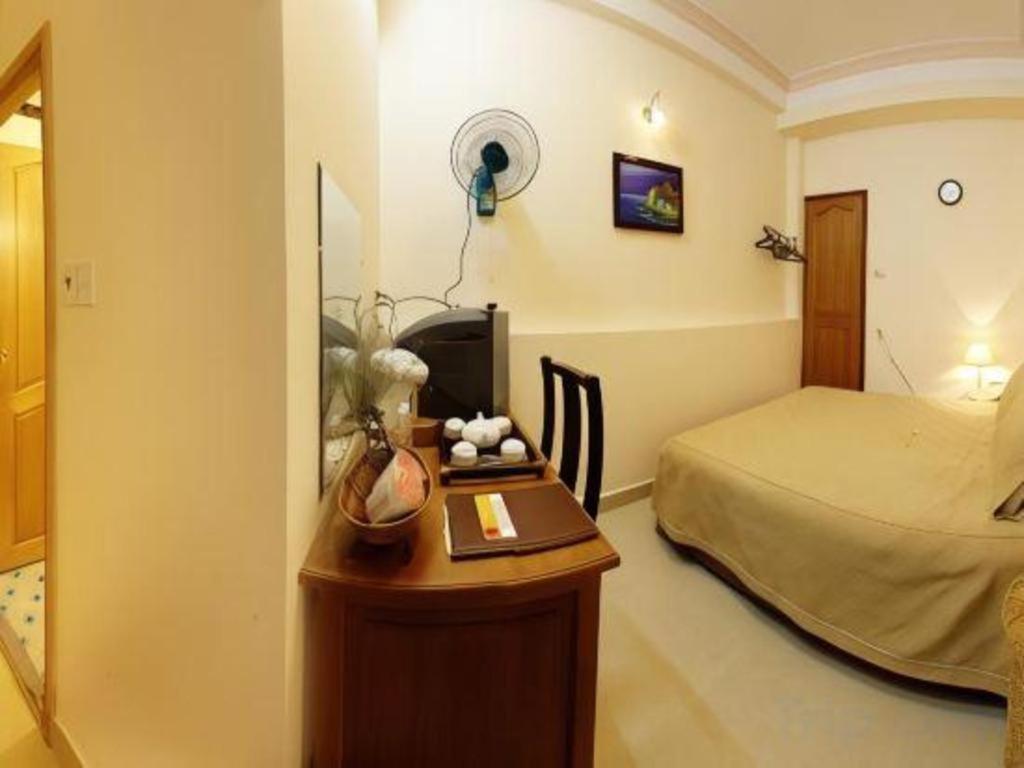 Gold Night Hotel Đà Lạt Extérieur photo