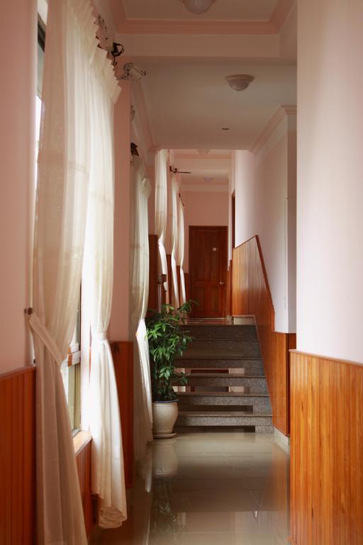 Gold Night Hotel Đà Lạt Extérieur photo